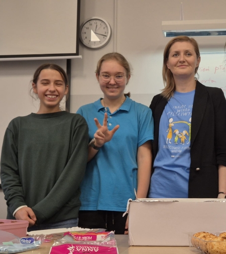 Czwórka świętuje Światowy Dzień Życzliwości i Pozdrowień