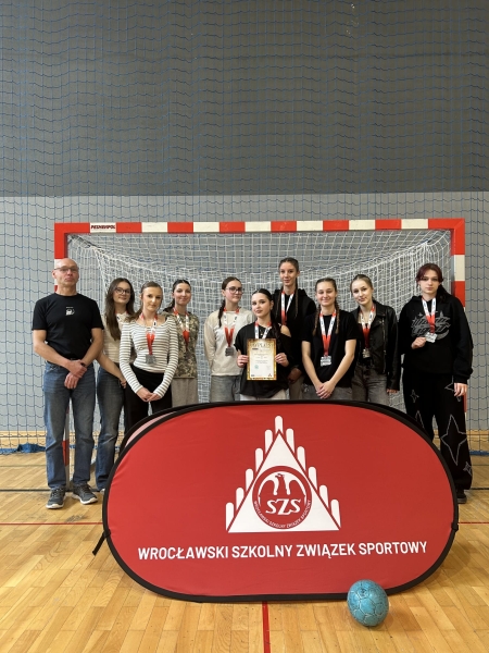 Dziewczęta wicemistrzyniami Wrocławia!!!